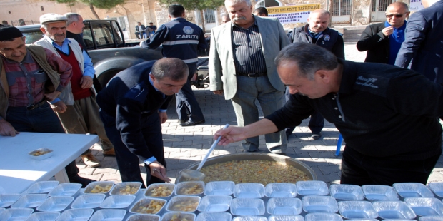 Midyat Belediyesi Aşure Dağıttı
