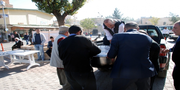 Midyat Belediyesi Aşure Dağıttı