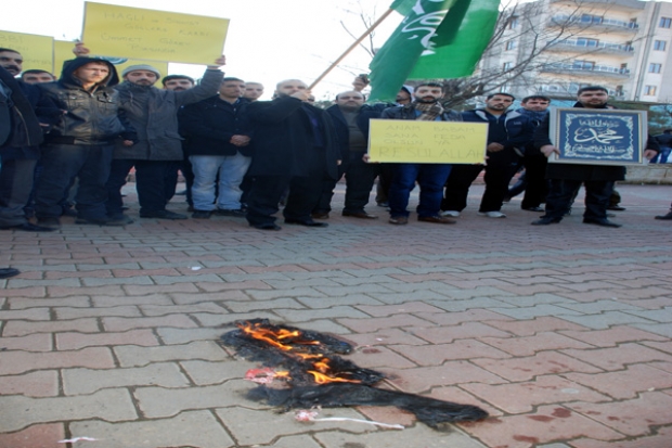 Midyat'ta Karikatür Hakareti Kınandı