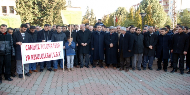 Midyat'ta Karikatür Hakareti Kınandı