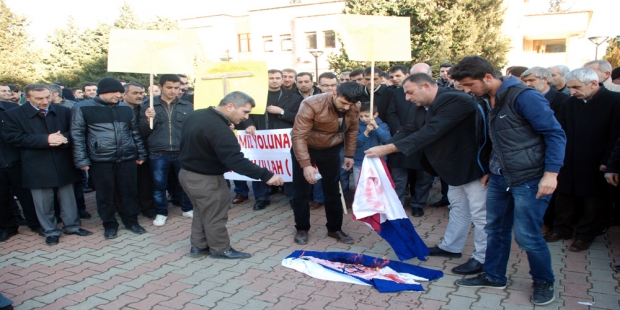 Midyat'ta Karikatür Hakareti Kınandı