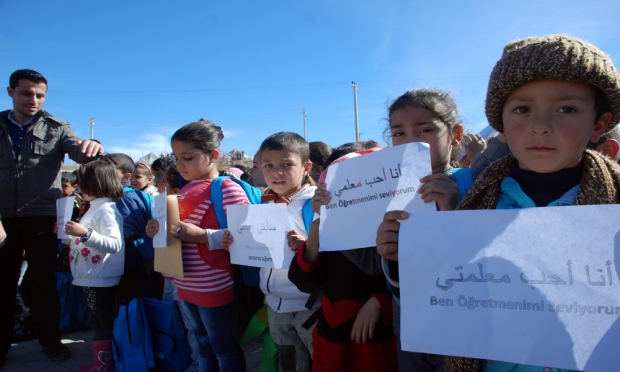 Midyat'taki Suriye Ve Iraklı Öğrencilerin Karne Sevinci