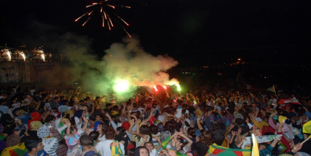 Midyat Hdp Seçim Kutlamaları