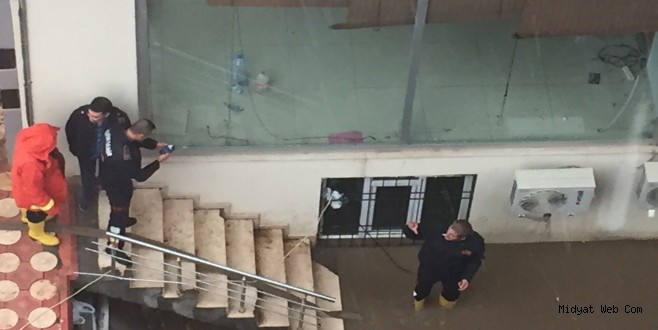 Midyat'ta Sağanak Yağış