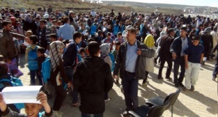 Midyat'taki Suriye Ve Iraklı Öğrencilerin Karne Sevinci