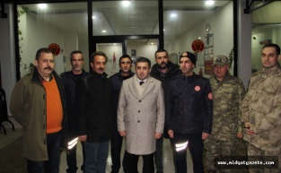 Midyat Kaymakamı Tekin'den güvenlik güçleri, sağlık çalışanları ve itfaiye ekiplerine ziyaret