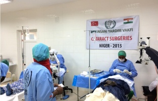 İHH'DAN AFRİKA'DA 80 BİN GÖZ AMELİYATI