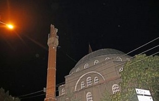GÜNCELLEME - Yıldırım isabet eden minarenin yıkılma anı MOBESSE'ye yansıdı