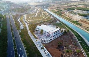 Şanlıurfa'da yarı olimpik yüzme havuzu hizmete girdi