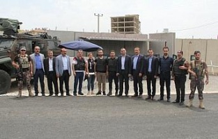 Silvan Kaymakamı Çelik Mehmetçik ile bayramlaştı