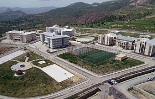 Teröristlerin yıktığı okulların yerine modernleri yükseliyor