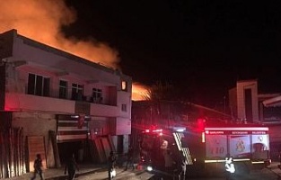 Şanlıurfa'da Oduncu Pazarı'nda yangın