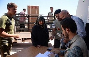 Suriyeli ailelere buzdolabı yardımı