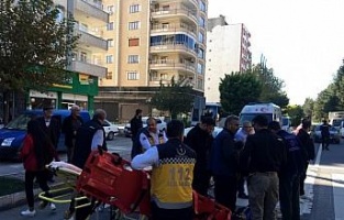 Otomobil yayaya çarptı: 1 yaralı