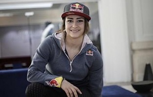 Şampiyon sörfçünün hedefi dünya birinciliği