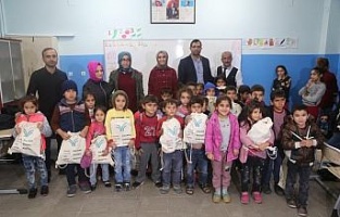 Silopi'de öğrencilere yardım