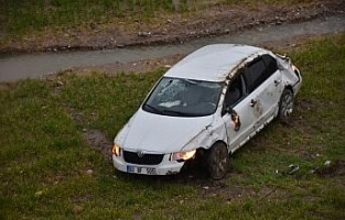Adıyaman'da otomobil şarampole devrildi: 4 yaralı