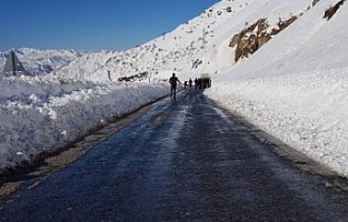 Çığ nedeniyle mahsur kalanlar kurtarıldı