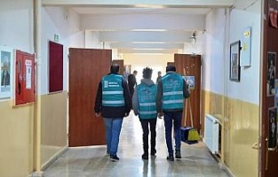 Denetimli serbestlik yükümlüleri okulların bakımını yapıyor