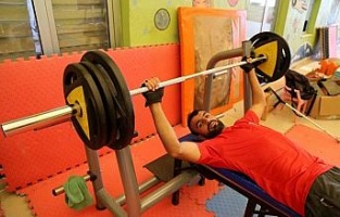 Şampiyon engelli haltercinin hedefi milli takım