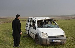 Şanlıurfa'da hafif ticari araç şarampole devrildi: 7 yaralı