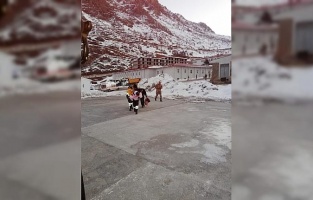 Askeri helikopter Azra bebek için havalandı