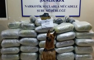 Uyuşturucuyu saman çuvallarının arasına saklamışlar