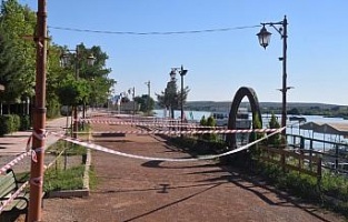 Fırat'ta su seviyesinin yükselmesi kıyıda çökmelere neden oldu