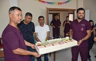 Asırlık nineye doğum günü sürprizi