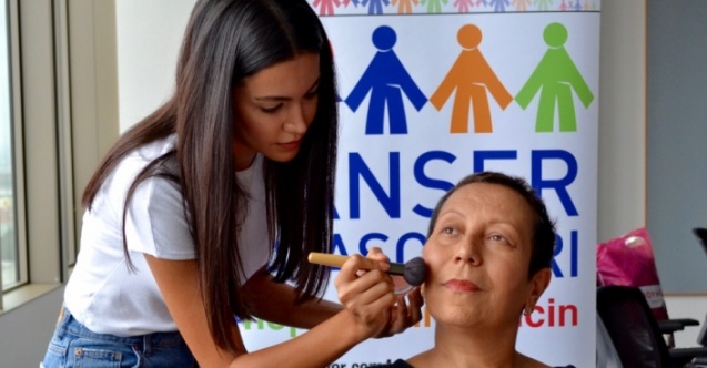 Kanserli kadınlar kendilerine iyi bakıyor