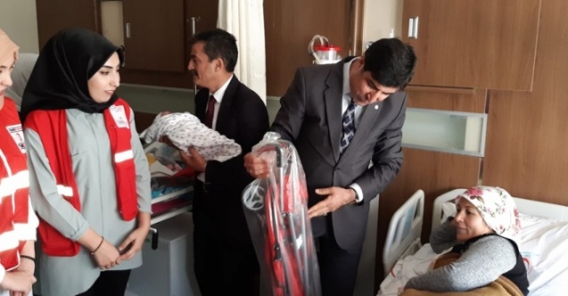 Siirt'te yeni doğan bebeklere ve annelerine 