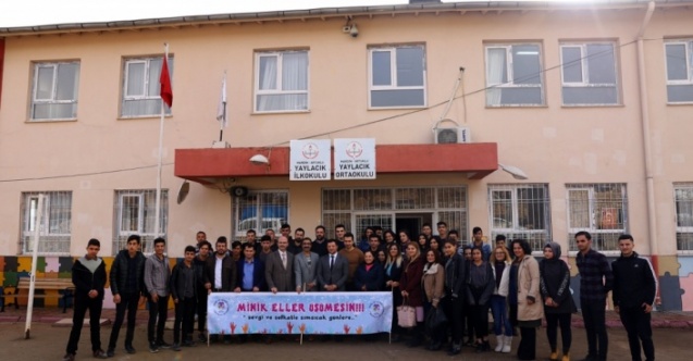 Artuklu'da Öğretmen ve öğrenciler “minik elleri“ ısıttı