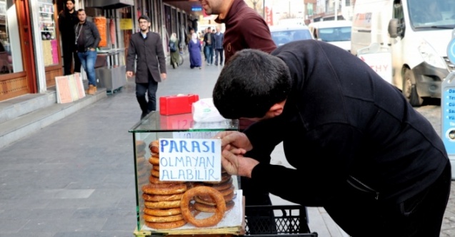 Parası olmayana ücretsiz simit