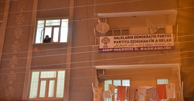 HDP Midyat İlçe Başkanının Aracında Terör İçerikli Broşürler Bulundu