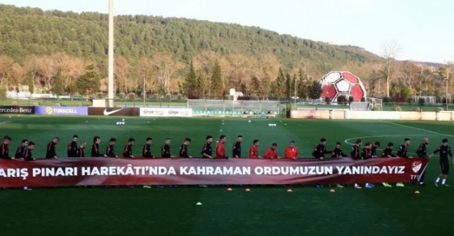 A Milli Futbol Takımı'ndan Mehmetçik'e destek